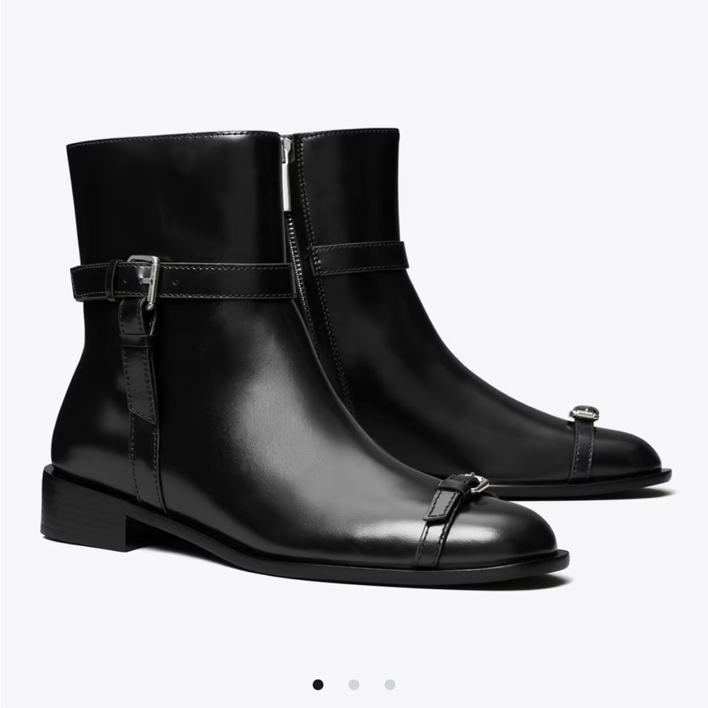 Tory Burch multi buckle ankle boot. Size 7.5 Excellent condition!